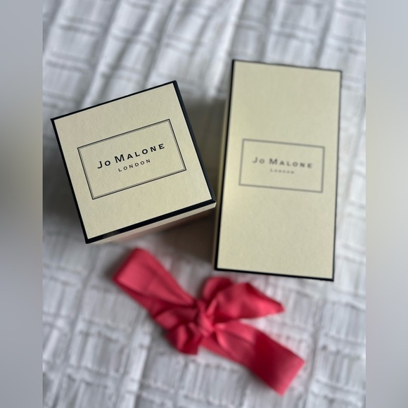 Two Jo Malone London Empty Gift Boxes with Pink Ribbon — Elegant Reusable Set - Picture 4 of 5